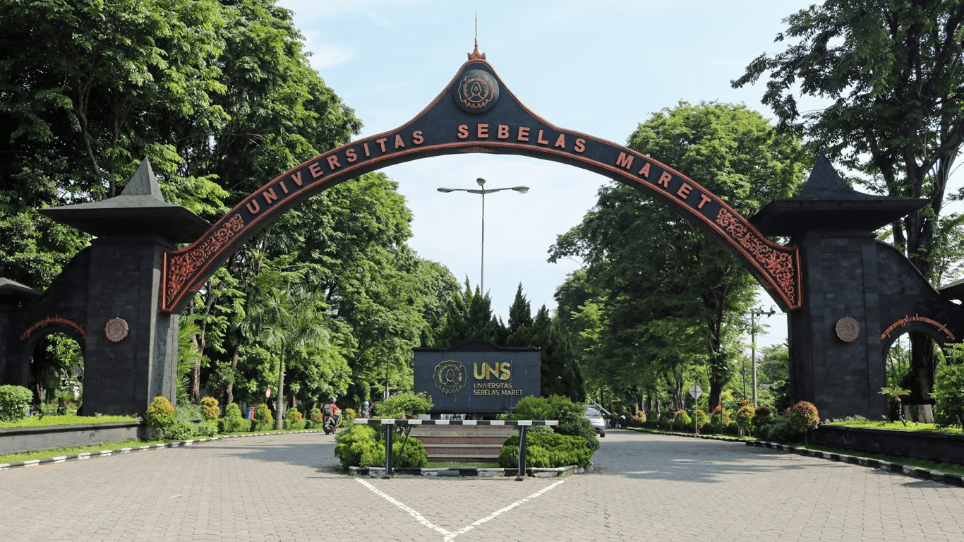 Gerbang Universitas Sebelas Maret Surakarta